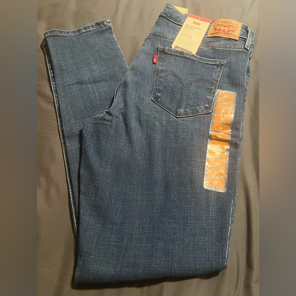 Levi women 311 Shaping Skinny size W31 L30 - Picture 3 of 4